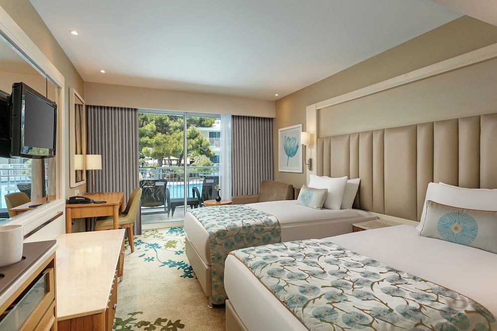 Titanic Deluxe Lara Rezervasyon