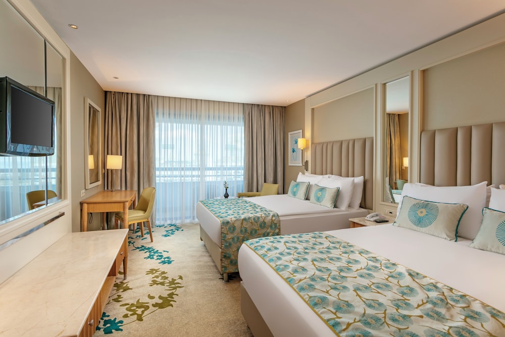 Titanic Deluxe Lara Rezervasyon