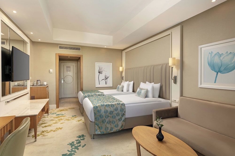 Titanic Deluxe Lara Rezervasyon