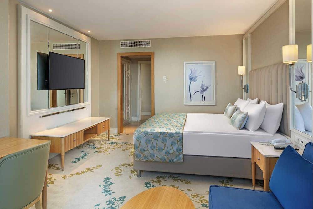 Titanic Deluxe Lara Rezervasyon