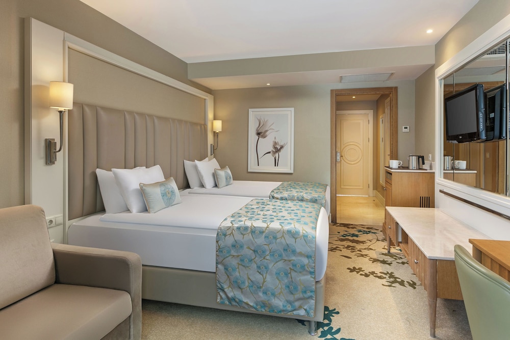 Titanic Deluxe Lara Rezervasyon