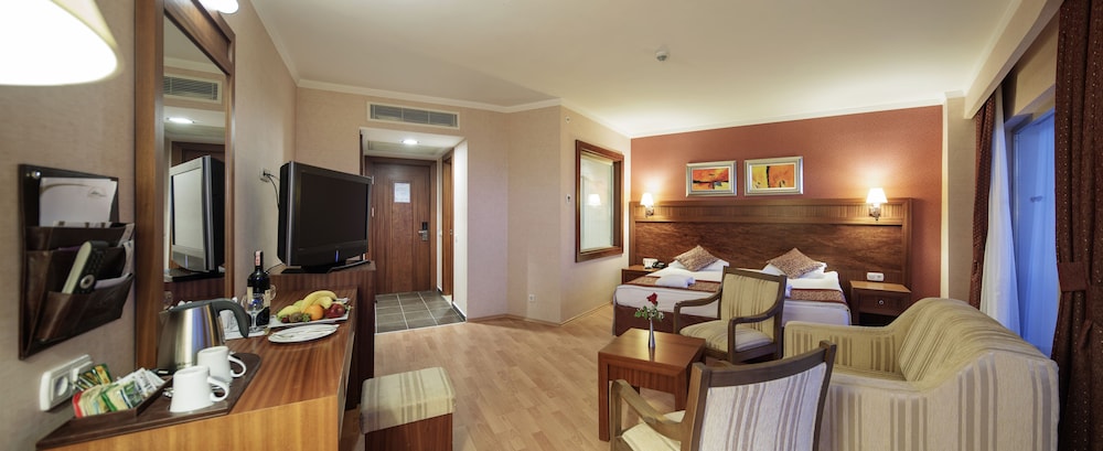Alba Royal Hotel Rezervasyon