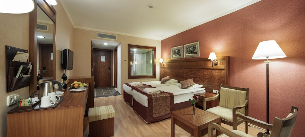 Alba Royal Hotel Rezervasyon
