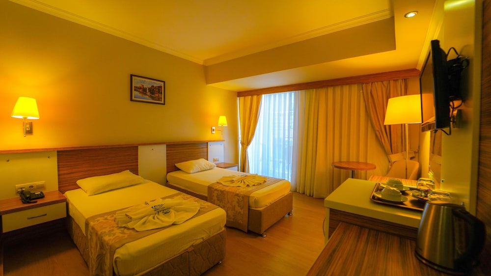 Aes Club Hotel Rezervasyon