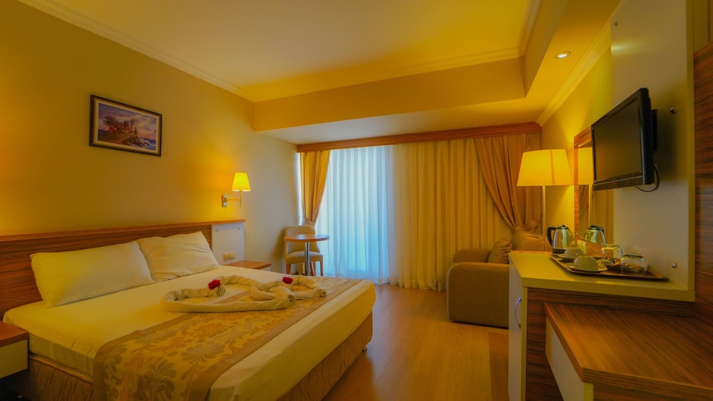 Aes Club Hotel Rezervasyon