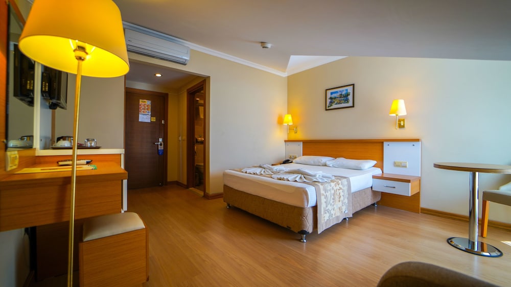 Aes Club Hotel Rezervasyon