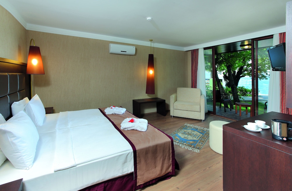 Fortezza Beach Resort Rezervasyon