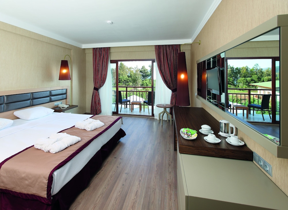 Fortezza Beach Resort Rezervasyon