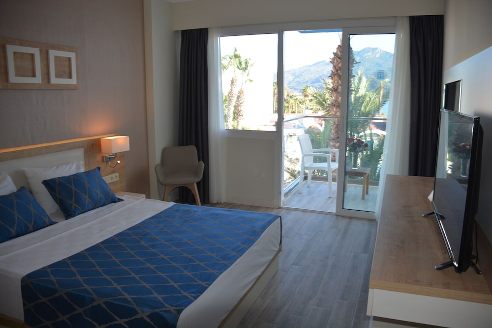 Fortezza Beach Resort Rezervasyon