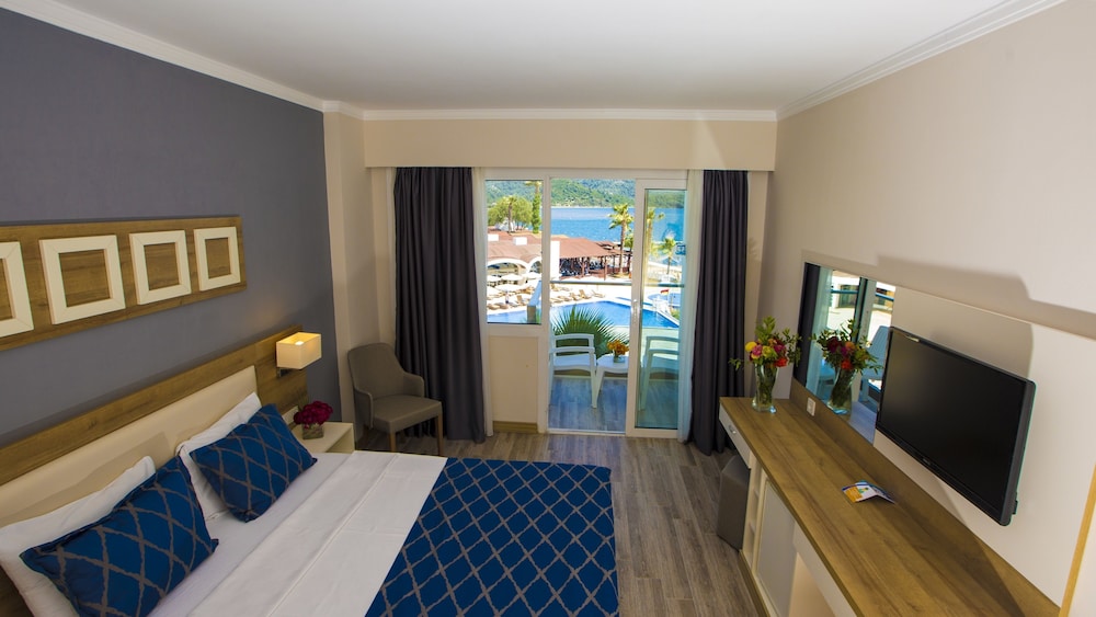 Fortezza Beach Resort Rezervasyon