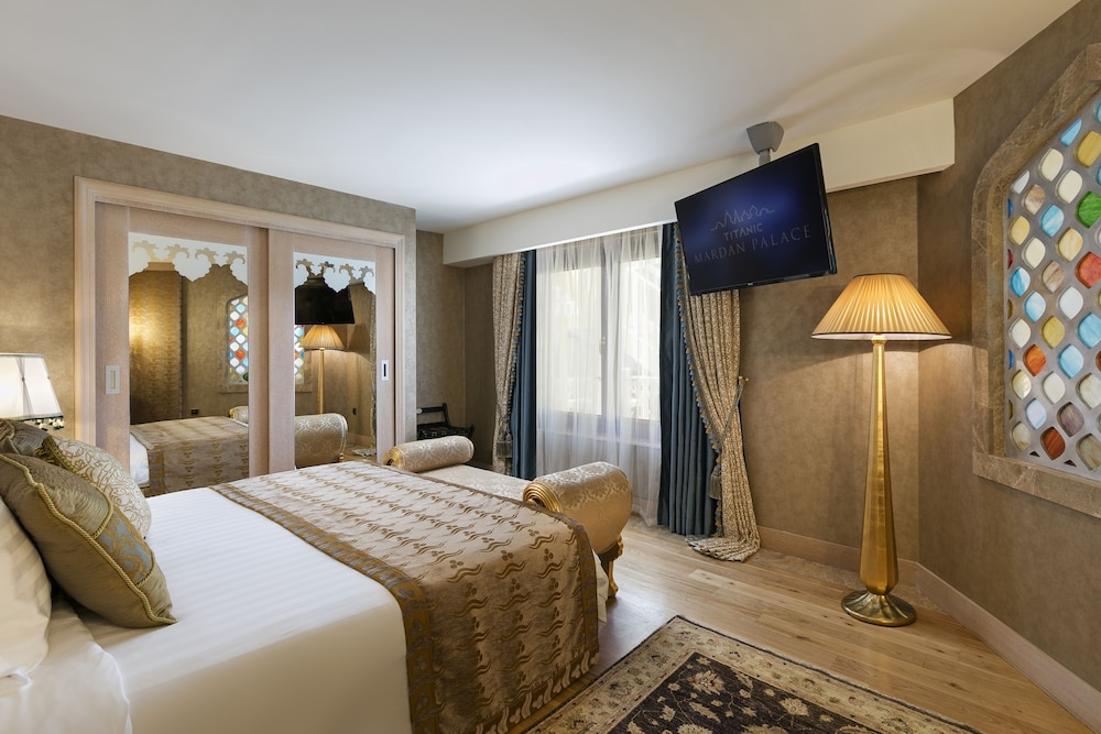 Titanic Mardan Palace Rezervasyon