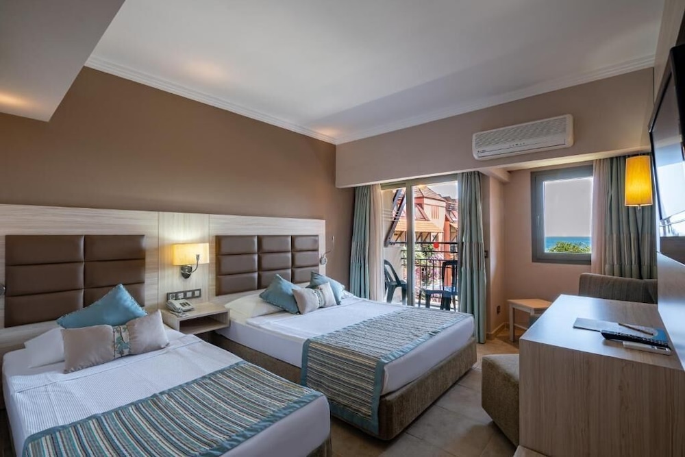 Palmeras Beach Hotel Rezervasyon