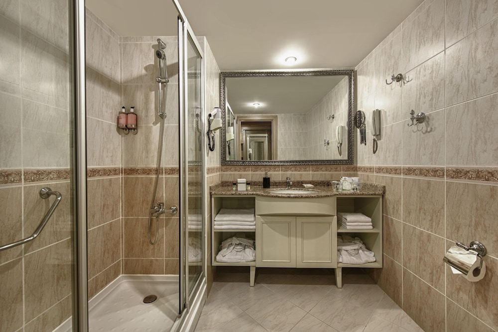 Delphin Deluxe Rezervasyon