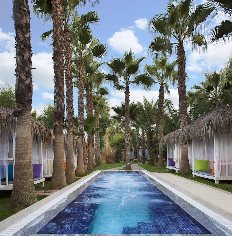 Delphin Deluxe Rezervasyon