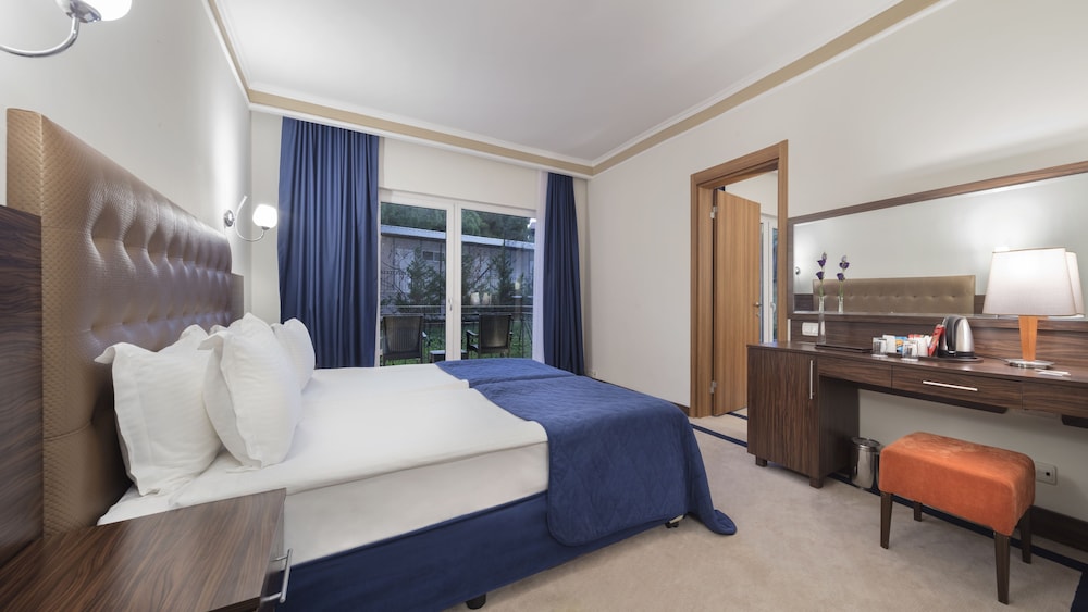 Pine Beach Belek Rezervasyon