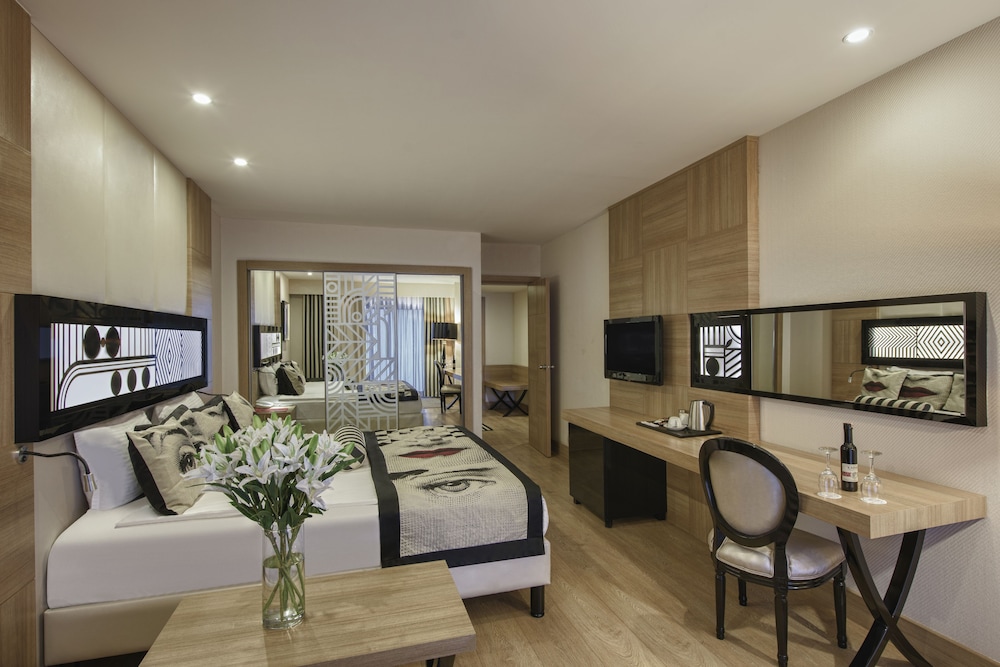 Delphin Imperial Hotel Rezervasyon