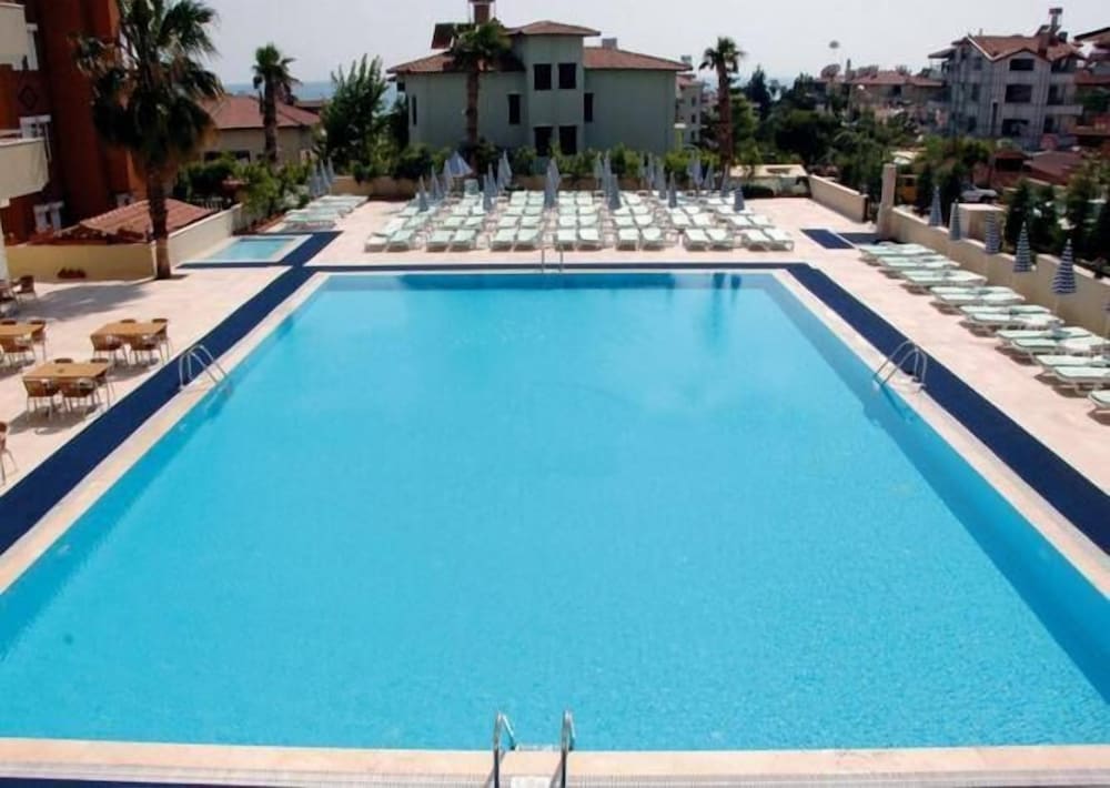 Hotel Hera Beach Rezervasyon