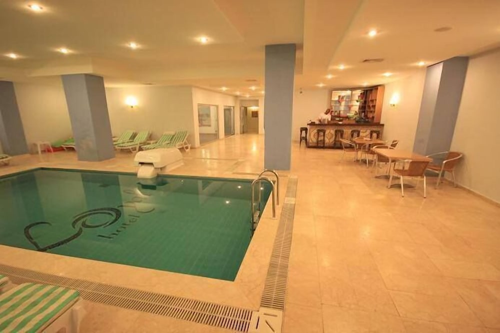 Hotel Hera Beach Rezervasyon