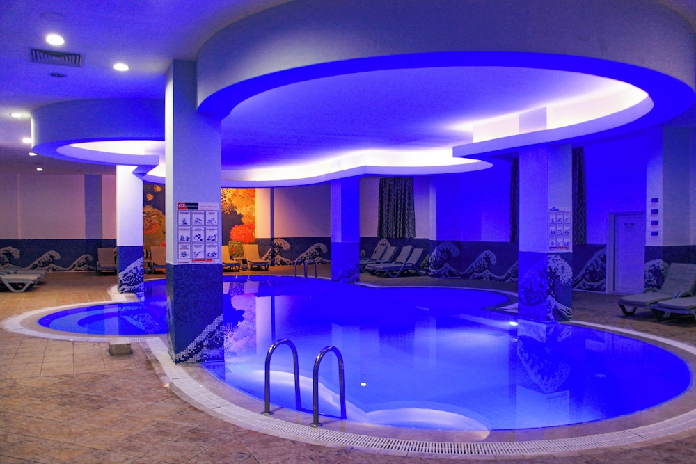 Catamaran Quality Times Rezervasyon