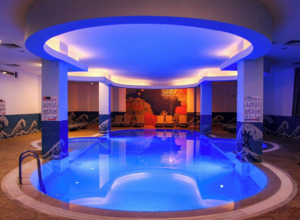 Catamaran Quality Times Rezervasyon