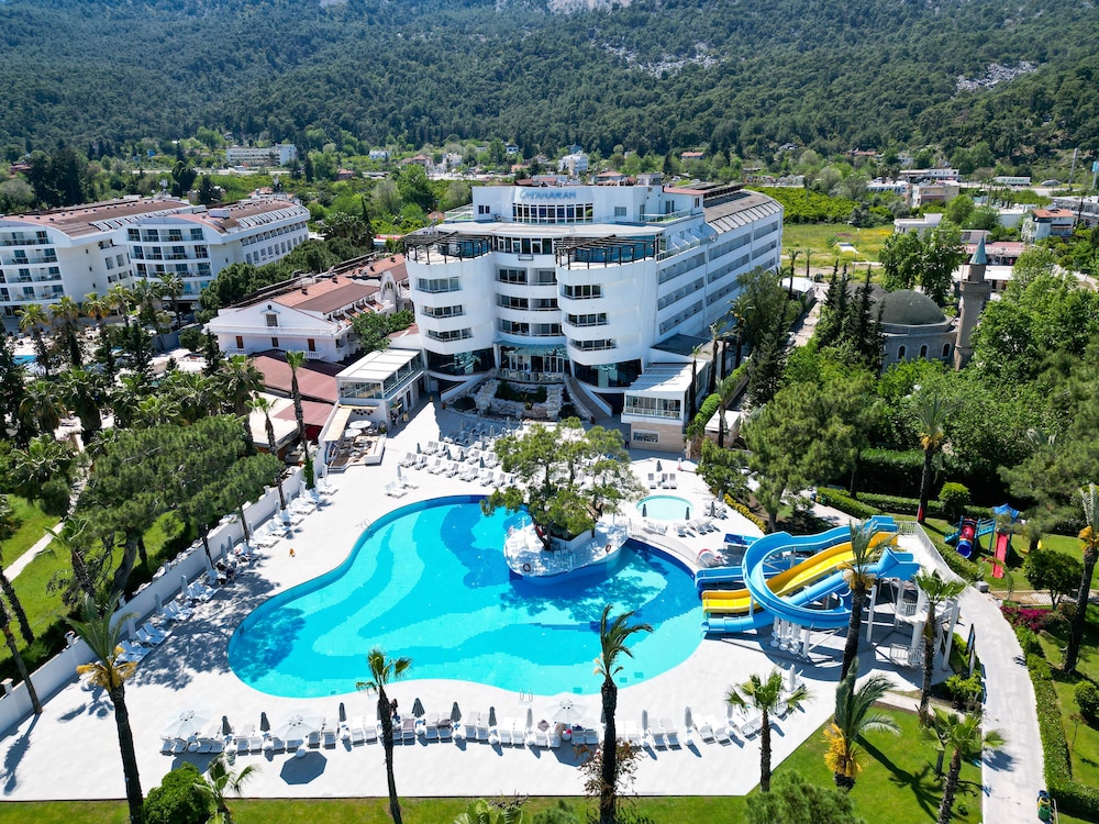 Catamaran Quality Times Rezervasyon