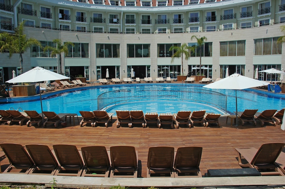 Meder Resort Rezervasyon