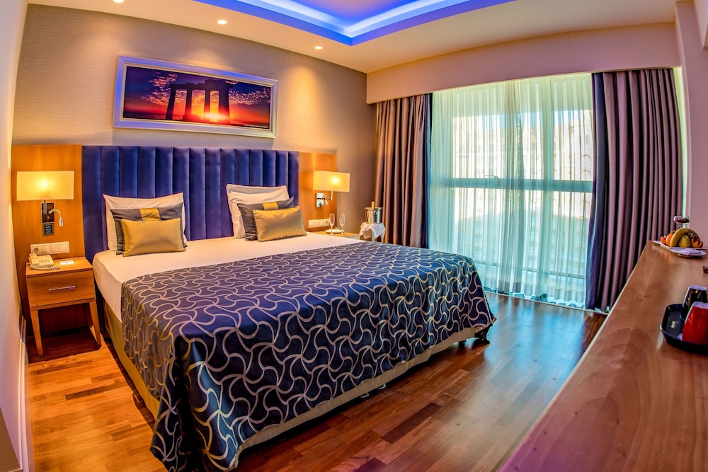 Liberty Lara Rezervasyon