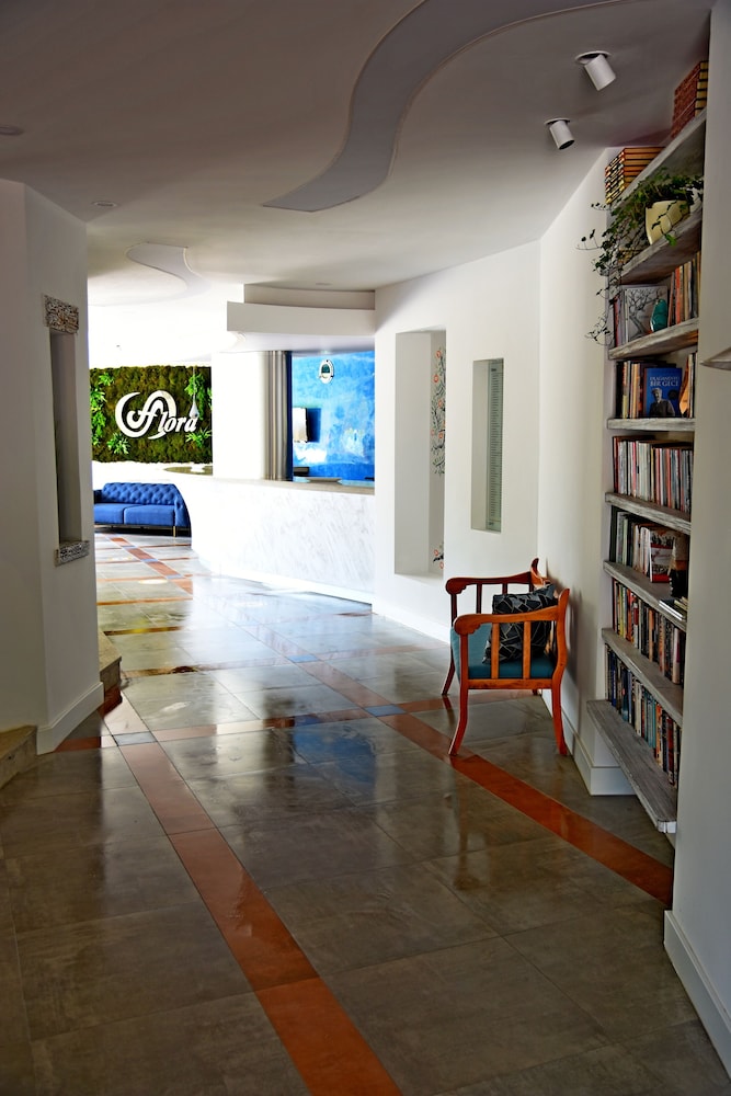 Flora Hotel Rezervasyon