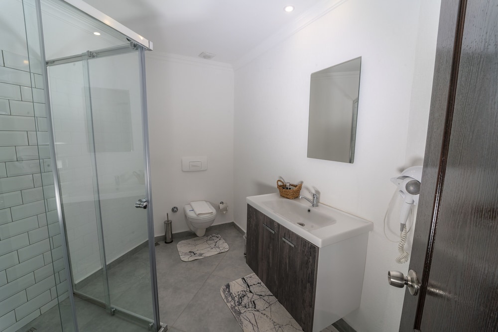 Flora Hotel Rezervasyon