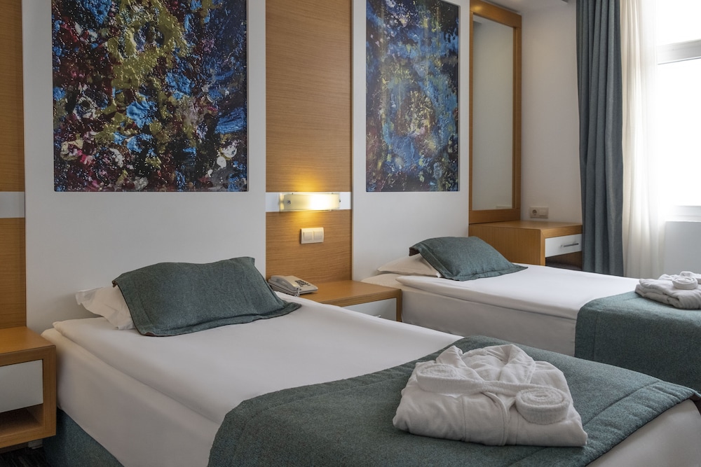 Ladonia Hotels Adakule Rezervasyon