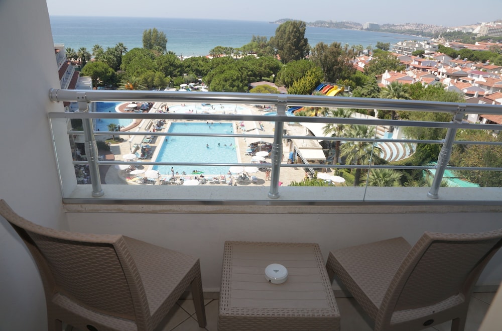 Batihan Beach Resort & Spa Rezervasyon