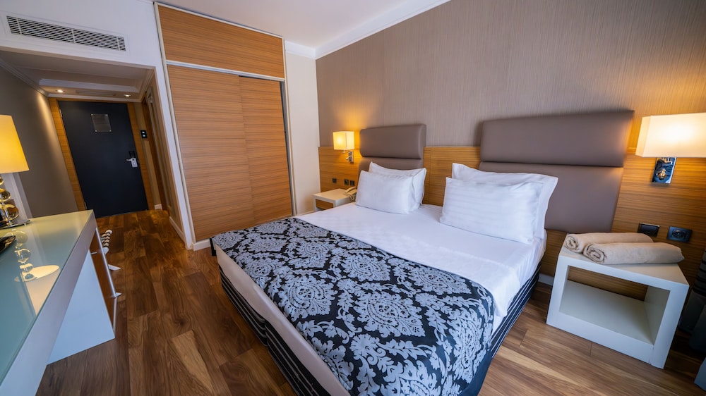 Cettia Beach Resort Rezervasyon