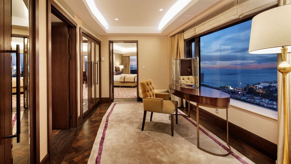 Conrad Istanbul Bosphorus Rezervasyon