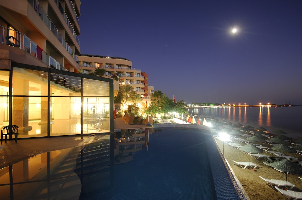 Aska Just In Beach Rezervasyon