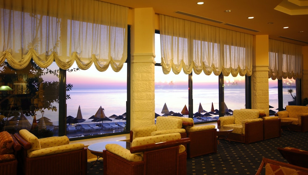 Aska Just In Beach Rezervasyon