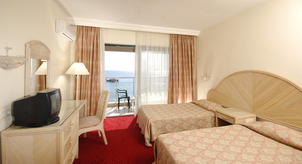 Aska Just In Beach Rezervasyon