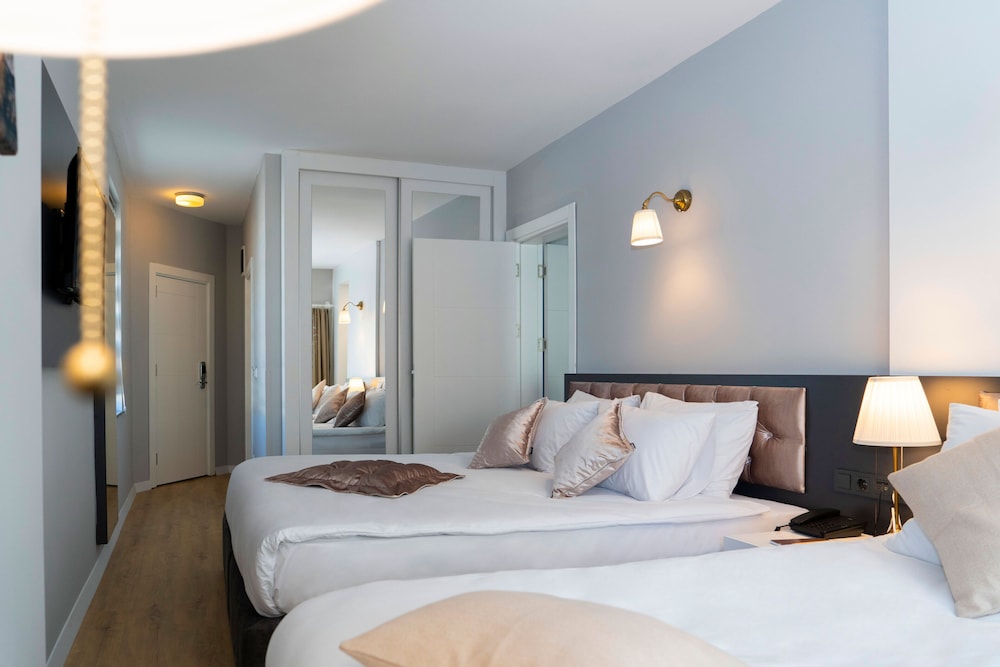 Niss Lara Hotel Rezervasyon