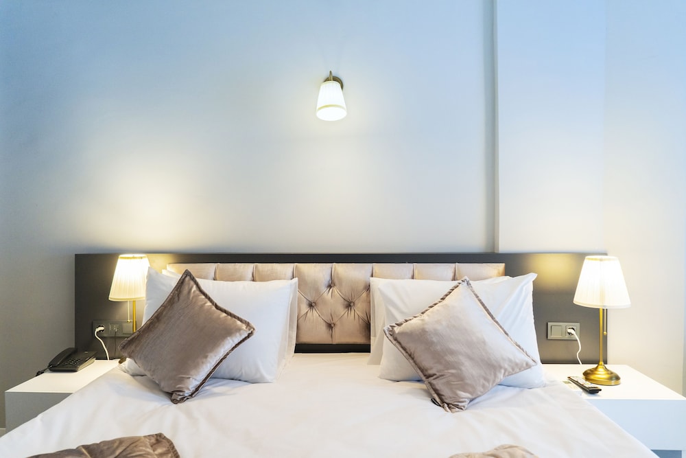 Niss Lara Hotel Rezervasyon