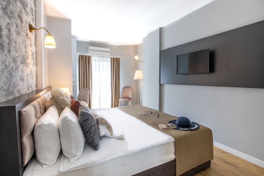 Niss Lara Hotel Rezervasyon