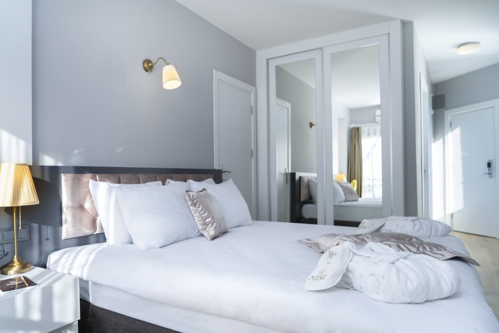 Niss Lara Hotel Rezervasyon