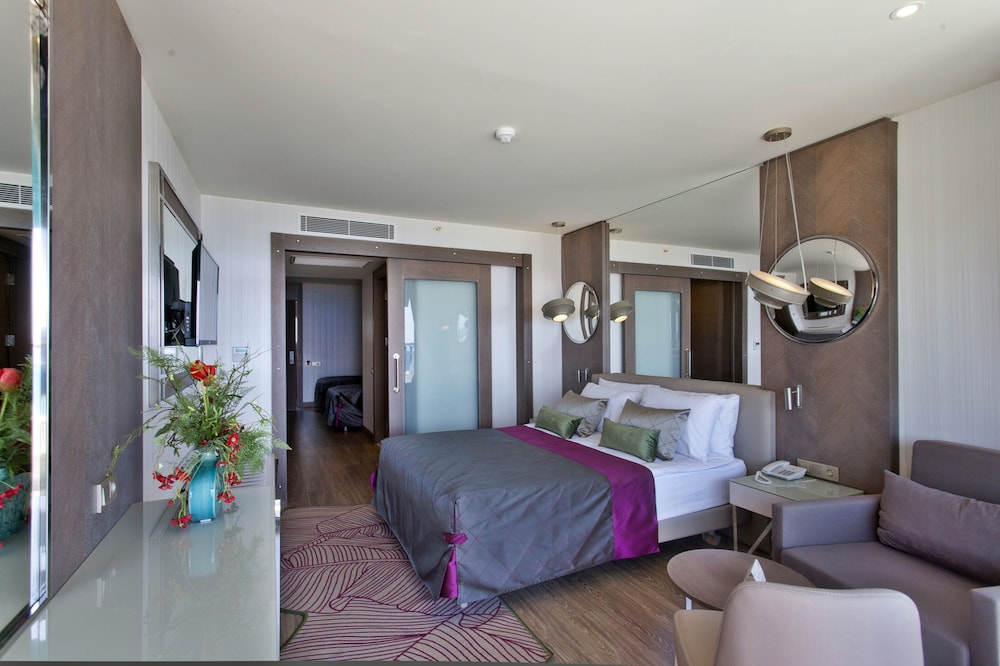 Side Star Elegance Rezervasyon