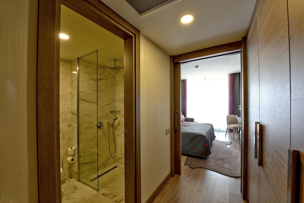 Side Star Elegance Rezervasyon