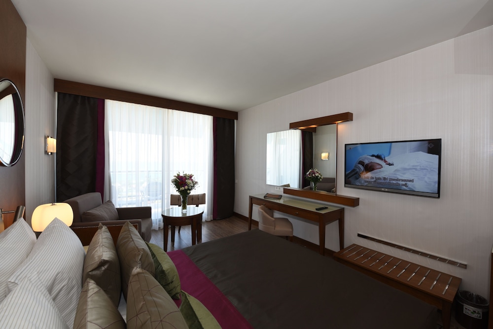 Side Star Elegance Rezervasyon
