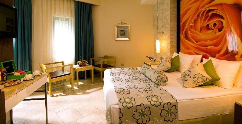 Blue Waters Club Rezervasyon