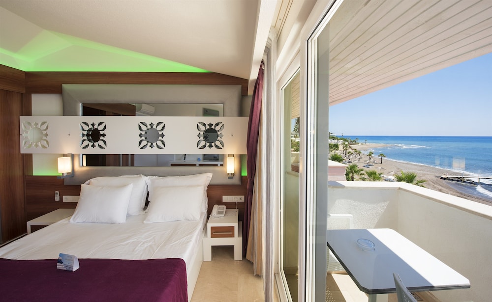 Flora Garden Beach Rezervasyon