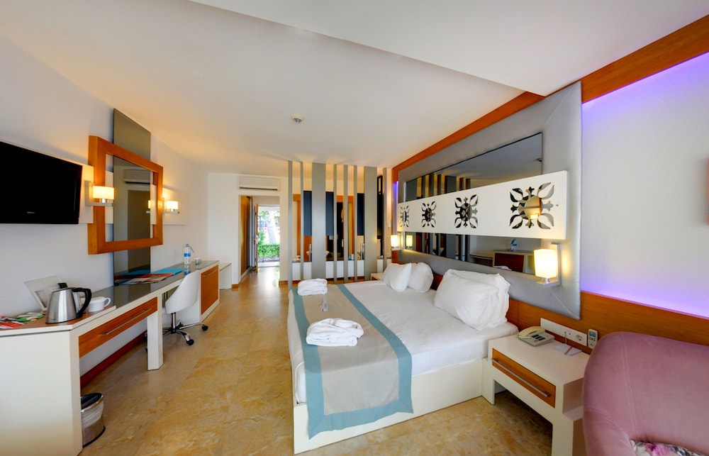 Flora Garden Beach Rezervasyon