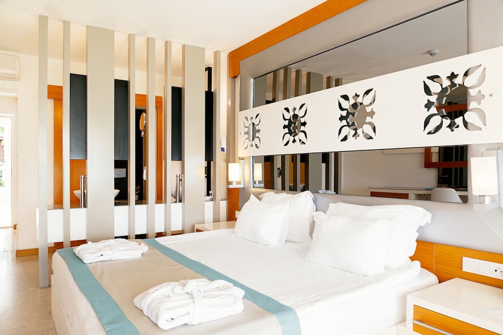 Flora Garden Beach Rezervasyon