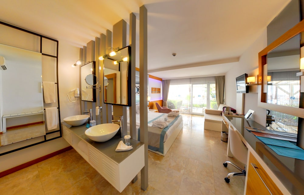 Flora Garden Beach Rezervasyon