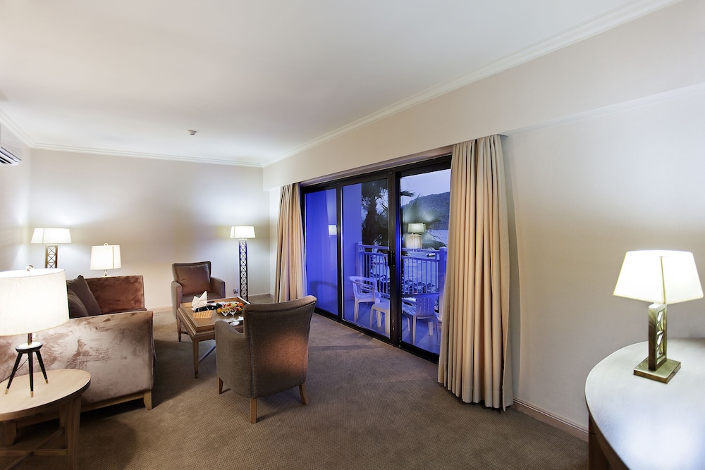 Quadas Hotel Rezervasyon