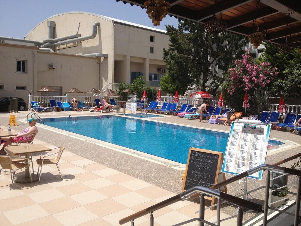 Amphi Apartments Rezervasyon